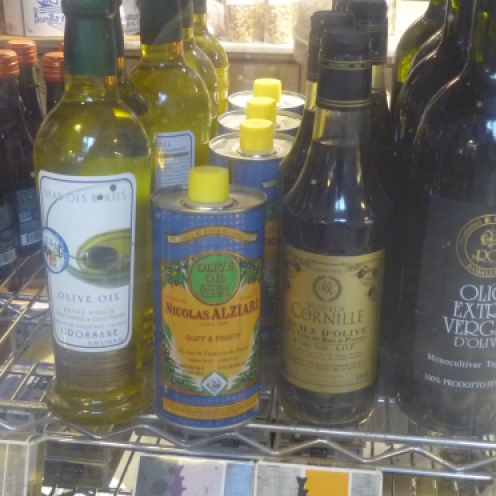 Essex Market - Italian Quarter - Olive Oil including Alziari oil from Nice, France - photo by Sophie Rebibo Halimi